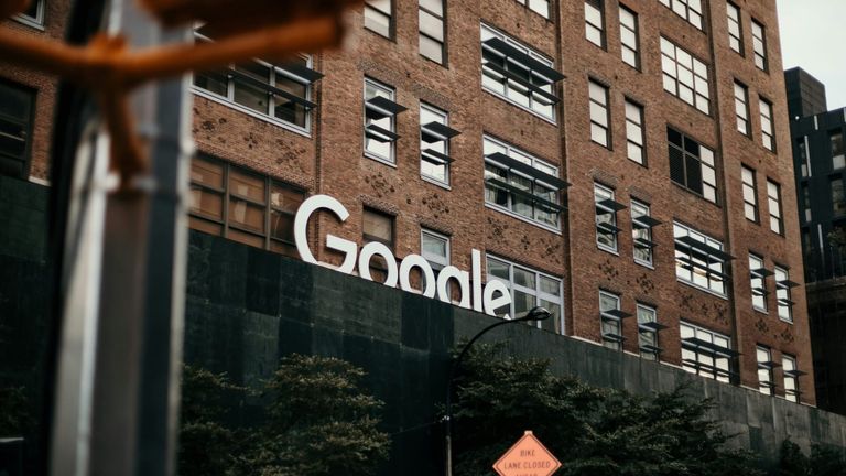 U.S. Companies Announce Widespread Layoffs Amid Economic Reshuffling