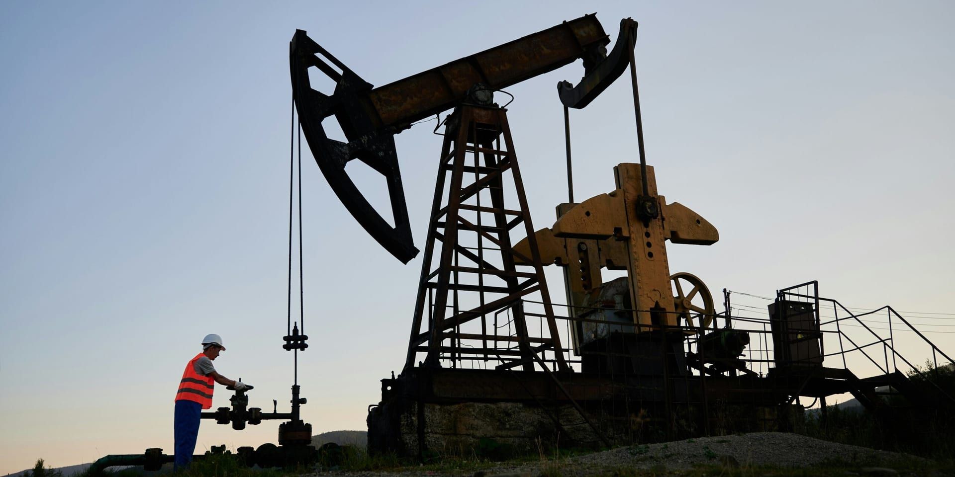 Dow Plunges 770 Points as Oil Prices Soar Amid Escalating Middle East Conflict