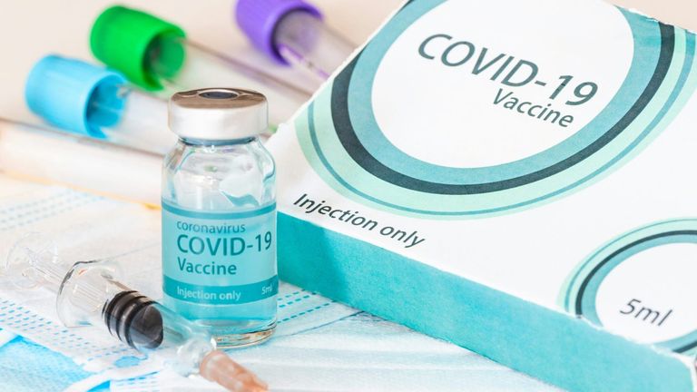 California Sets New Record for COVID-19 Cases Amid Surge in Omicron Variants