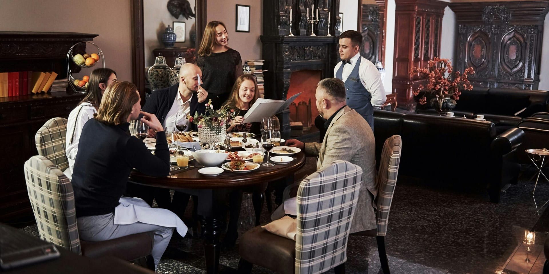 Restaurants Welcome Holiday Diners as Americans Opt to Eat Out on Christmas Day