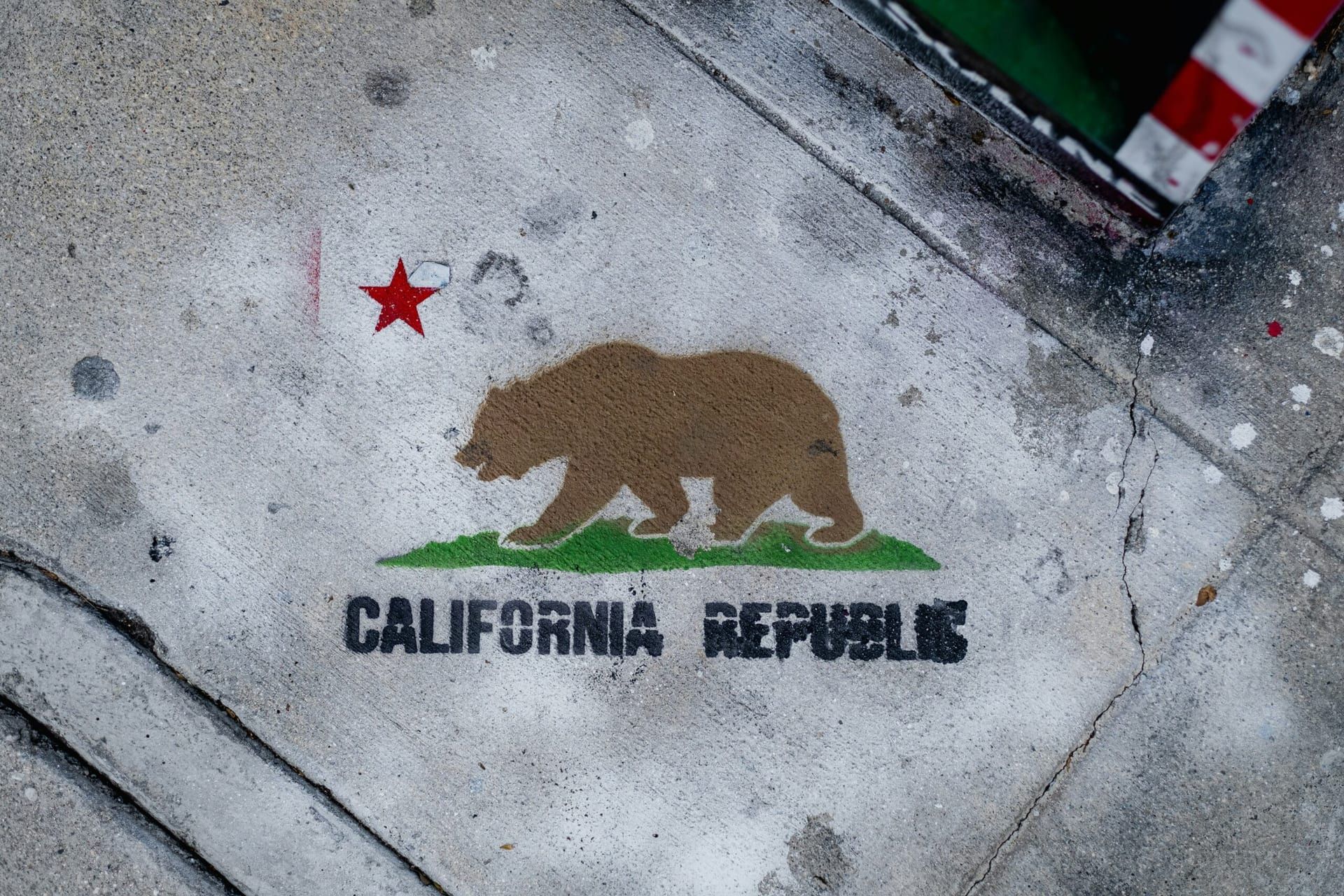 California Rolls Out Updated COVID-19 Booster Shots Amid Surge in Fall Cases