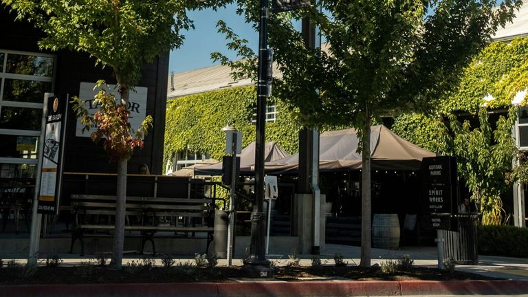 California’s 2025 Laws Transforming Bars and Restaurants