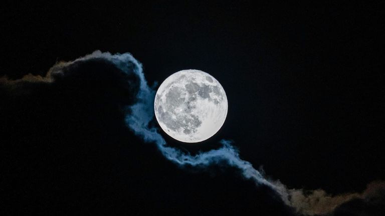 Full Buck Moon Dazzles Skywatchers Across the U.S. with Rare Celestial Display