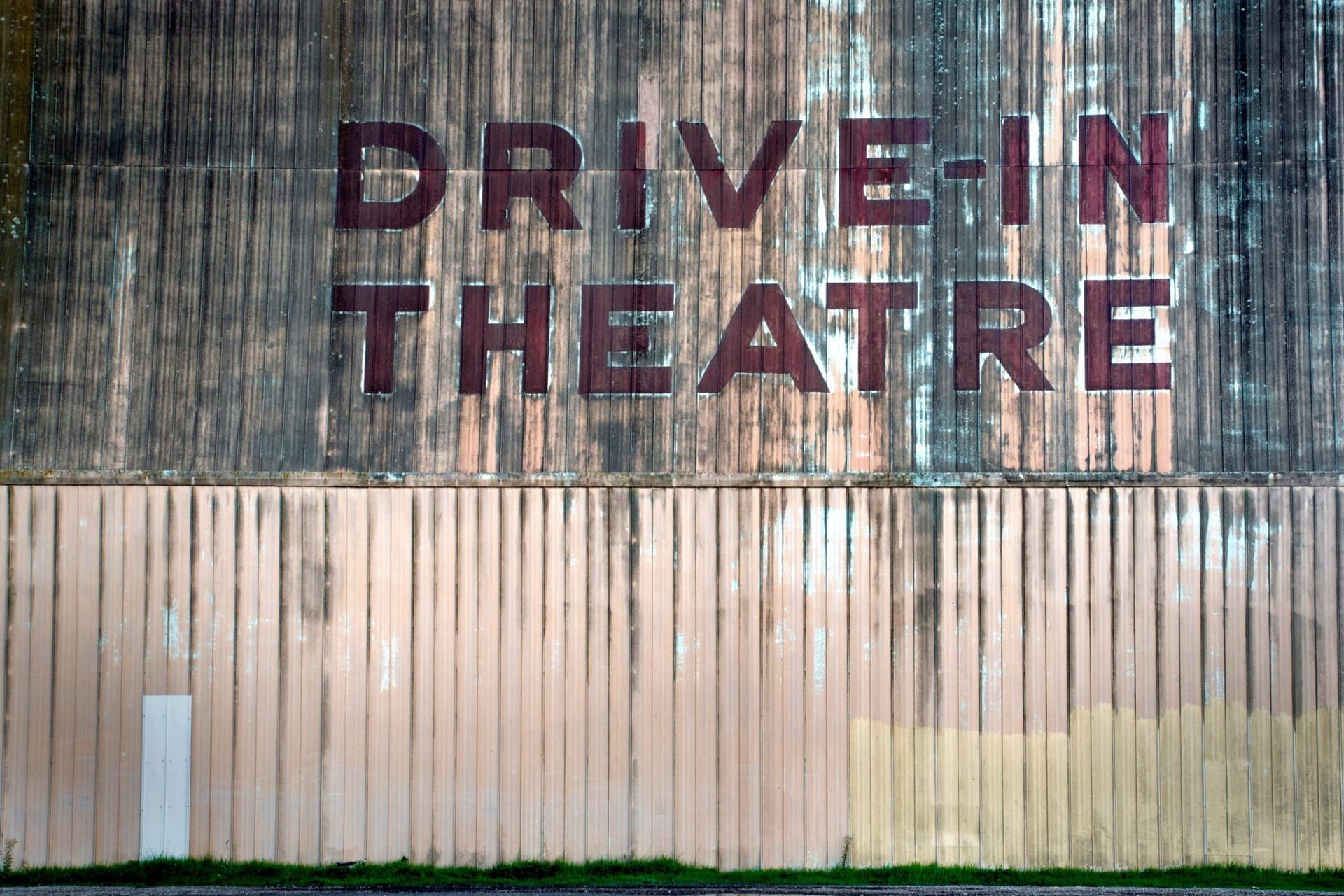 The Return of Drive-In Movie Theaters: Nostalgia Meets Modern Convenience