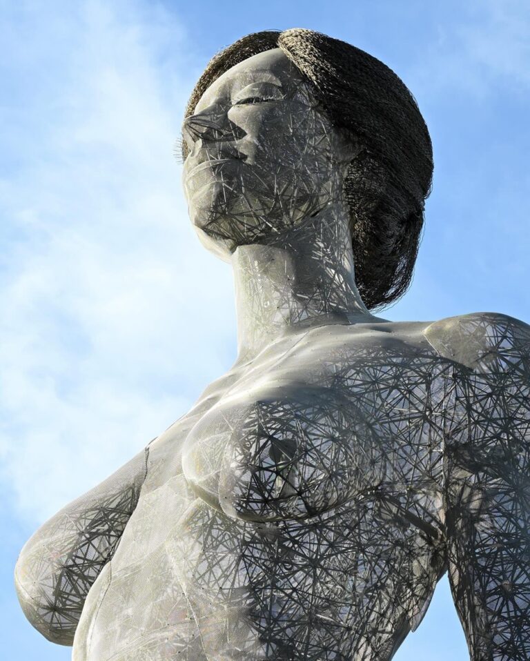 Embarcadero plaza welcomes striking 45 foot statue by marco cochrane