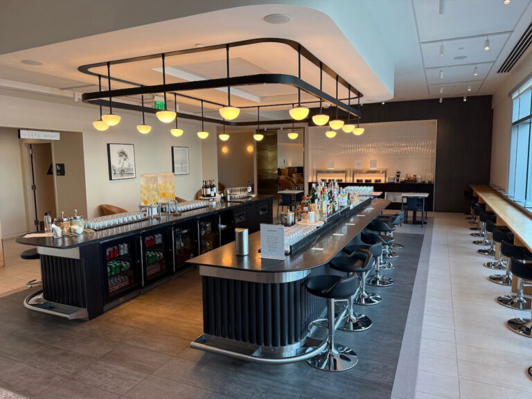 Exploring the british airways lounge at san francisco airport