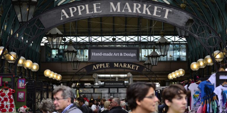 U.S. Markets Open November with Tech Surge Amid Deal Activity